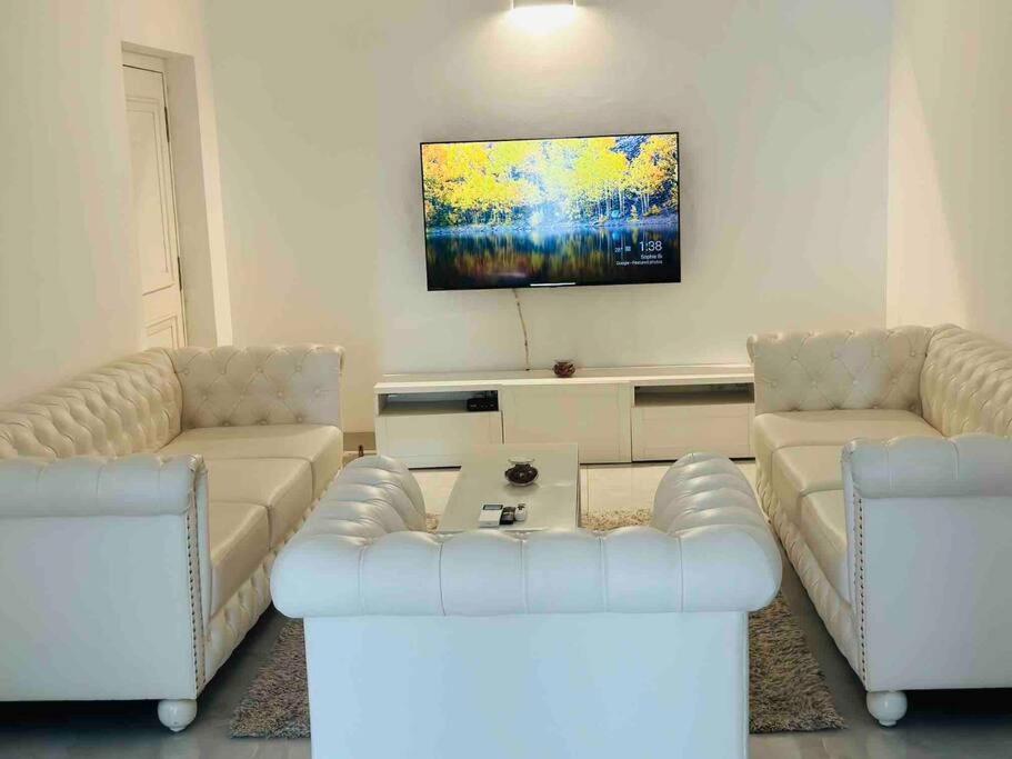 White House Sky View Theatre Villa In Gachibowli Екстериор снимка