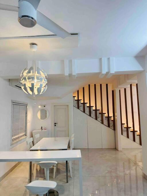 White House Sky View Theatre Villa In Gachibowli Екстериор снимка