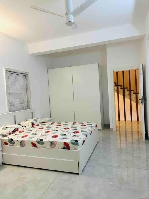 White House Sky View Theatre Villa In Gachibowli Екстериор снимка