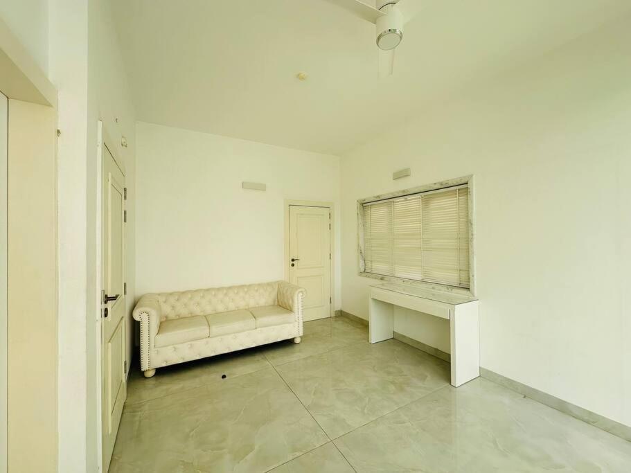 White House Sky View Theatre Villa In Gachibowli Екстериор снимка